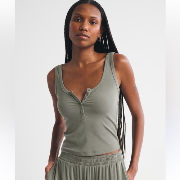 Abercrombie & Fitch Tops - Abercrombie & Fitch Ribbed Sage Green Sleeveless Henley Tank Top